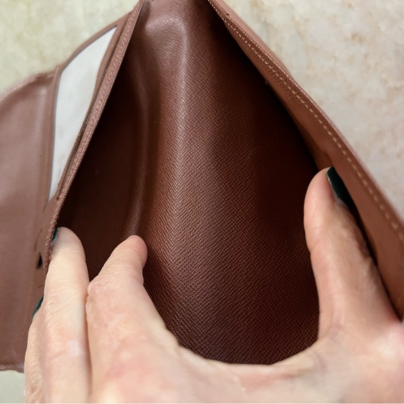 Louis Vuitton Wallet - Picture 7 of 16